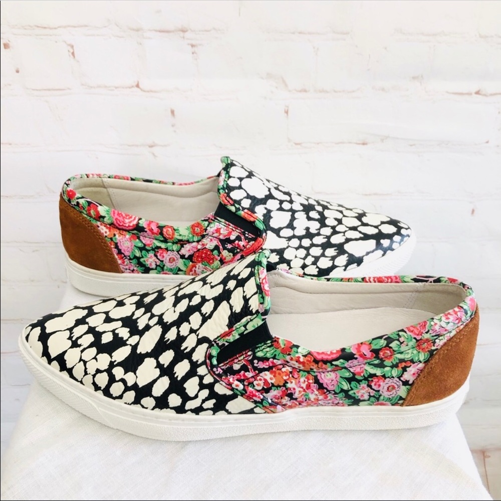 COACH Leather Slip On Flats - Picture 2 of 6